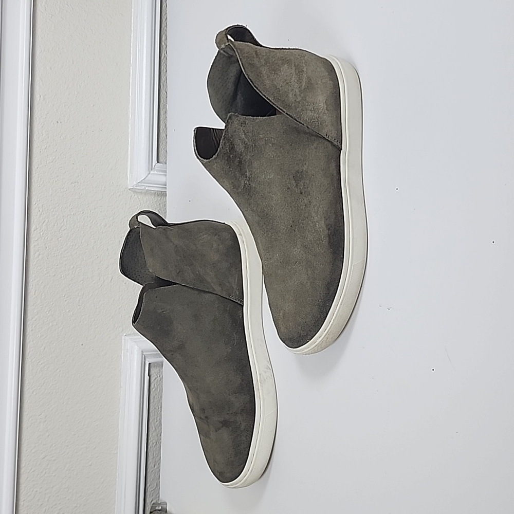 Birdies Falcon Water Resistant Women Winter Green Suede Ankle Bootie  Size 7